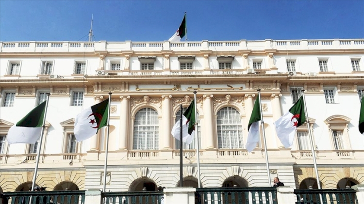 Cezayir Meclisinde ikinci güç olmayı başaran bağımsızlar Cumhurbaşkanı'nın 'gizli partisi' olabilir mi?