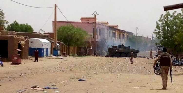Mali’de Fransız askerlere bomba yüklü araçla saldırı düzenlendi