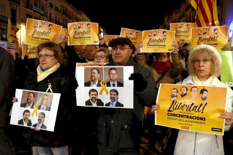 İspanya tutuklu Katalan siyasetçiler için af kararı çıkaracak