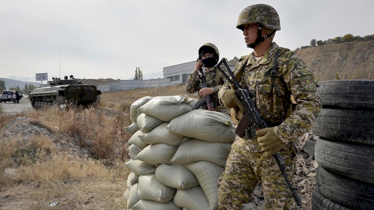 Tacikistan'dan Afgan sınırına 20 bin yedek asker