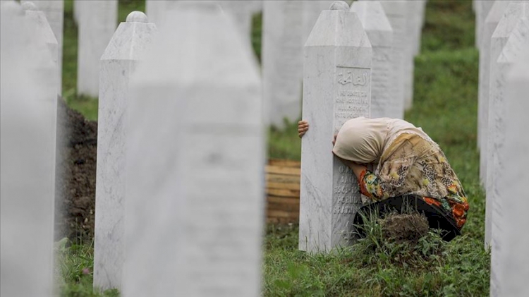 Srebrenitsa soykırımı yüzlerce anne babaya evlat acısı yaşattı