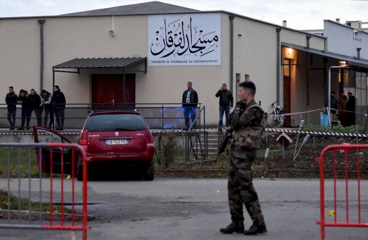 Fransa'da İslam karşıtı saldırılar yüzde 52 arttı