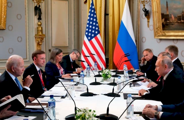 Putin'den Biden'a 'Afganistan konusunda Orta Asya'daki üslerimizi kullanın' teklifi
