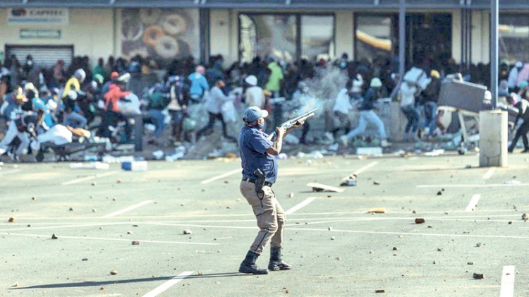 Güney Afrika'da başlayan şiddet ve yağma olayları 10. gününde