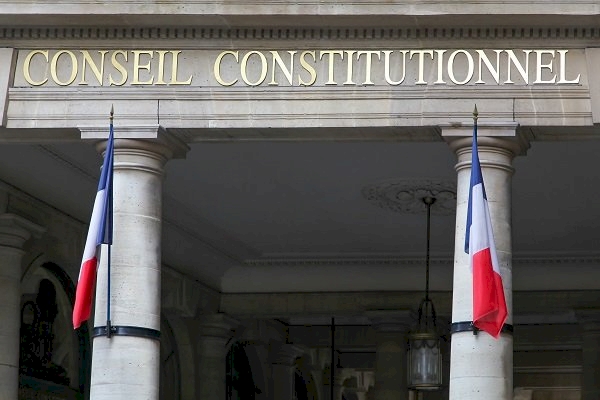Fransa'da Müslümanları hedef alan yasa Anayasa Konseyi'ne taşındı