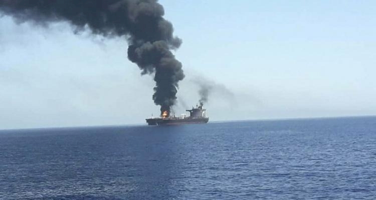 Umman açıklarında İşgalci İsrail'in gemisine saldırı: 2 mürettebat öldü