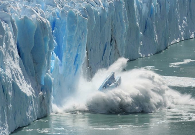 Bir günde 8,5 milyar ton buzul eridi