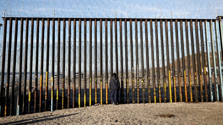ABD'nin Meksika sınırında temmuzda en az 19 bin refakatsiz çocuk yakalandı