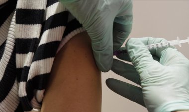 Almanya'da binlerce kişiye Kovid-19 aşısı yerine tuzlu su enjekte edildiği ortaya çıktı