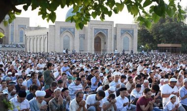 Özbekistan’da cuma namazları yarından itibaren yeniden kılınabilecek