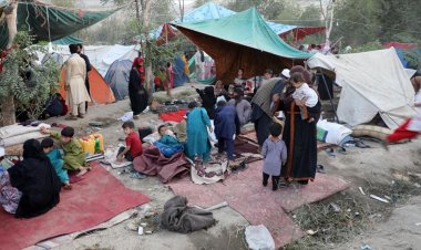 Afganistan'da yaşanan savaş halkı göçe zorluyor