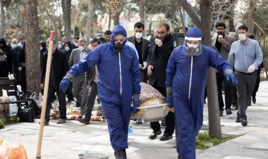 İran'da Kovid-19 salgınının başlangıcından bu yana en yüksek günlük can kaybı kaydedildi