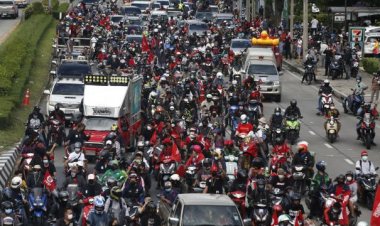 Tayland’da hükümet karşıtı protestocular konvoy oluşturdu