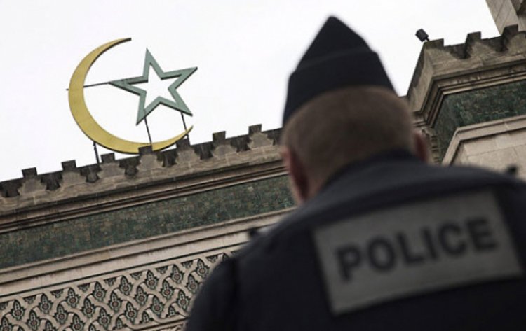 Fransa Anayasa Konseyi, Müslümanları hedef alan tartışmalı yasayı onayladı