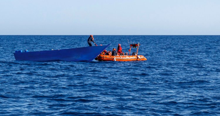 BM: Arızalanan teknede 2 hafta susuz ve gıdasız kalan 47 yolcu hayatını kaybetti