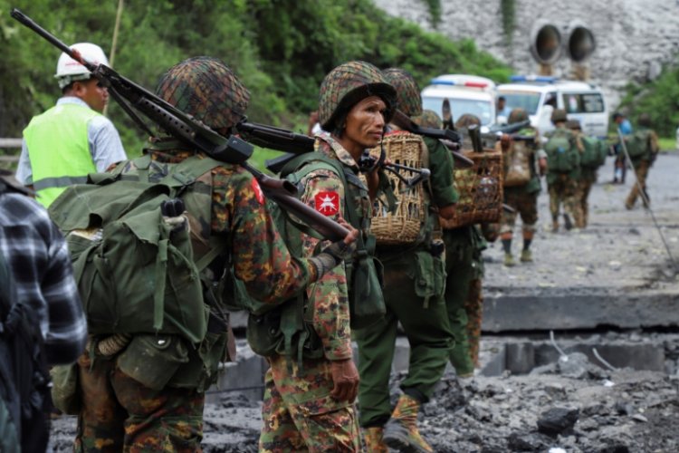 Myanmar'da mayınlı tuzakla ordudan 50 kişi öldürüldü