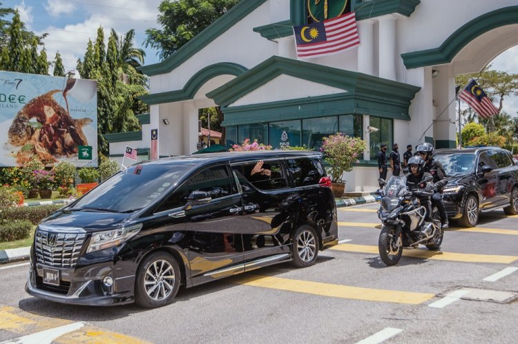 Malezya'nın yeni Başbakanı Yakub yemin ederek görevine başladı