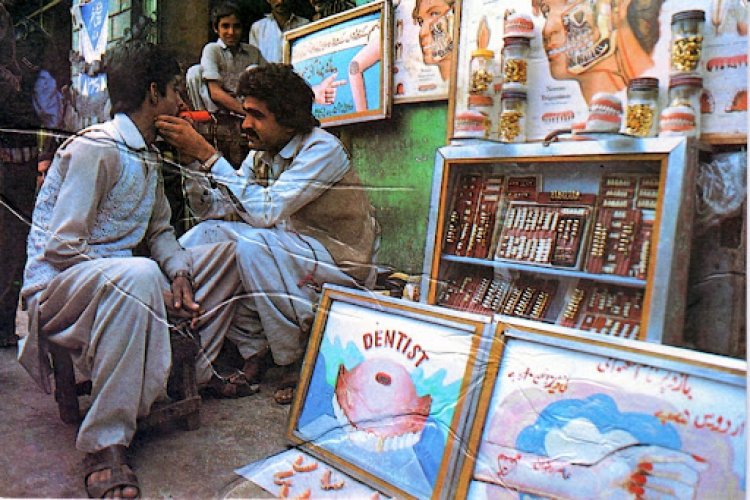 Pakistan'da fakirler sokak dişçilerinde tedavi oluyor