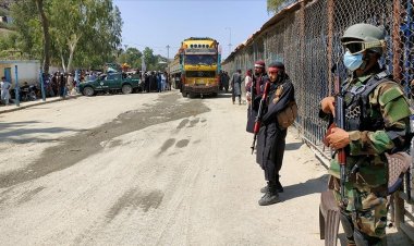 Pakistan'dan Afganistan sınırına 2 bin 600 kilometrelik tel örgü