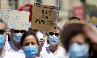 Fransa'da Kovid-19 aşısı olmayan yaklaşık 3 bin sağlık çalışanı açığa alındı