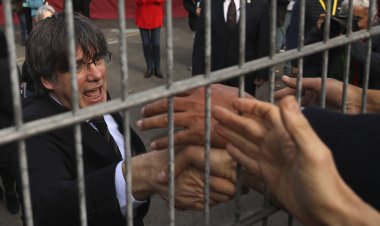 Eski Katalonya özerk hükümet başkanı Puigdemont, İtalya'da gözaltına alındı