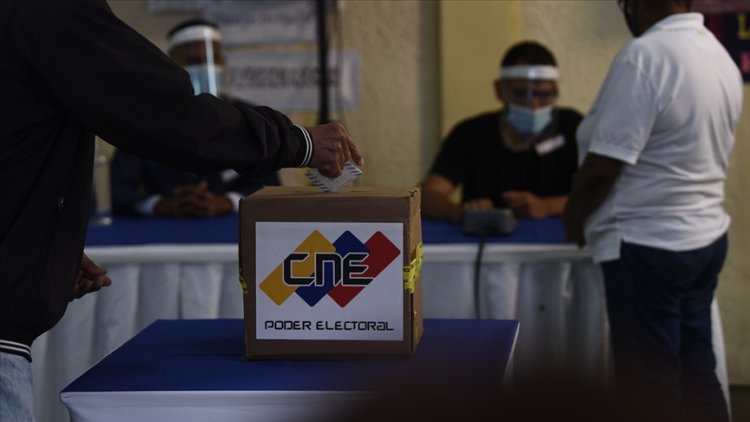 Venezuela'da muhalefet bölgesel ve yerel seçimlere katılacak