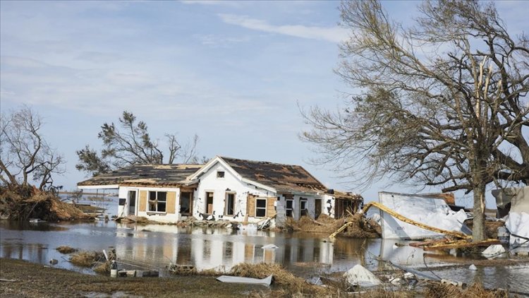 ABD'nin Louisiana eyaletinde İda Kasırgası yıkıma neden oldu