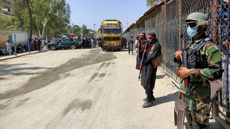 Pakistan'dan Afganistan sınırına 2 bin 600 kilometrelik tel örgü
