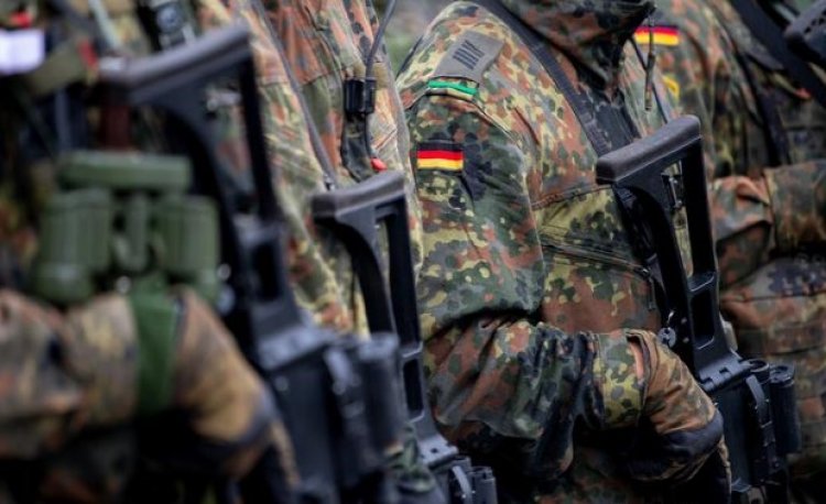 Alman ordusunda aşırı sağ eğilimi: 8 adrese baskın yapıldı