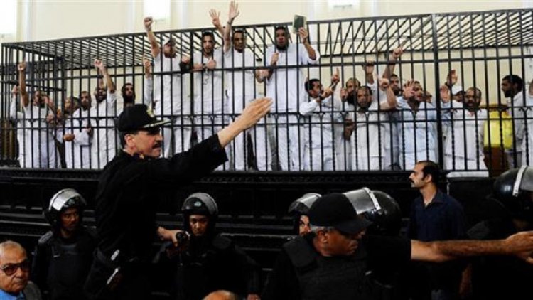 Mısır'da cunta mahkemesi 4’ü idam olmak üzere 74 İhvan mensubuna 'ağır' cezalar verdi
