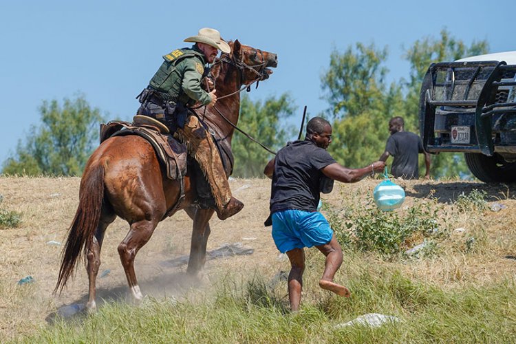 HRW'den ABD'nin Haitili göçmenlere kırbaçlı müdahalesine tepki