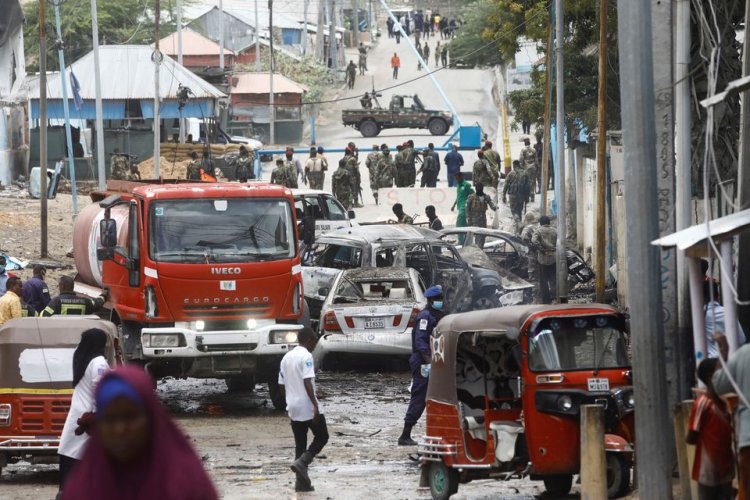Somali'de canlı bomba saldırısı: Başbakanın danışmanı ve 8 kişi öldü