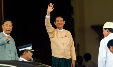 Gözaltındaki eski Myanmar Devlet Başkanı Win Myint, istifa etmeyi reddetti