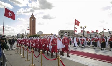Tunus, işgalci Fransız askerlerinin ülkeden ayrılışının 58. yıl dönümünü törenle kutladı