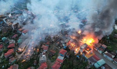 Myanmar’da ordu160'dan fazla binayı ateşe verdi