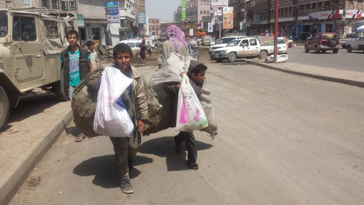 Yemenli çocuklar okul yerine işin yolunu tutuyor