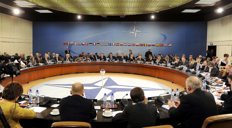 NATO Rusya misyonunda akredite 8 subay casusluk suçlaması ile organizasyondan atıldı