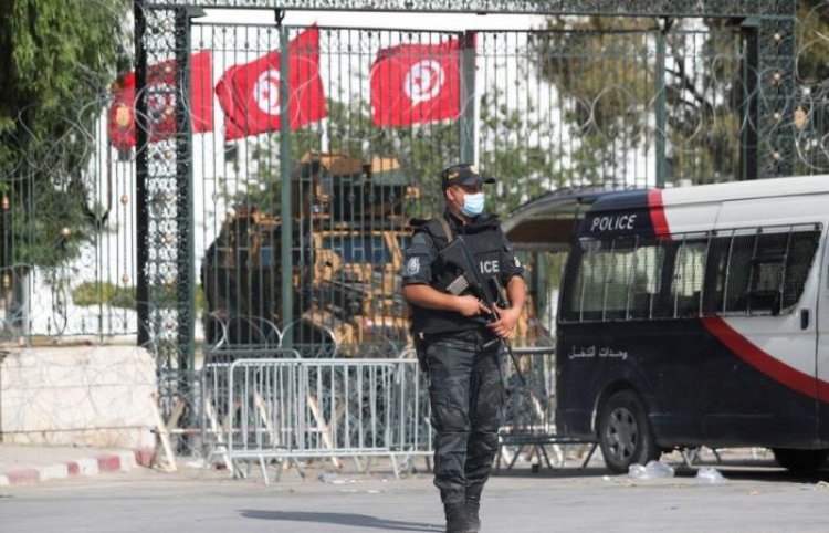 Tunus'ta Nahda taraftarı televizyon kanalı kapatıldı