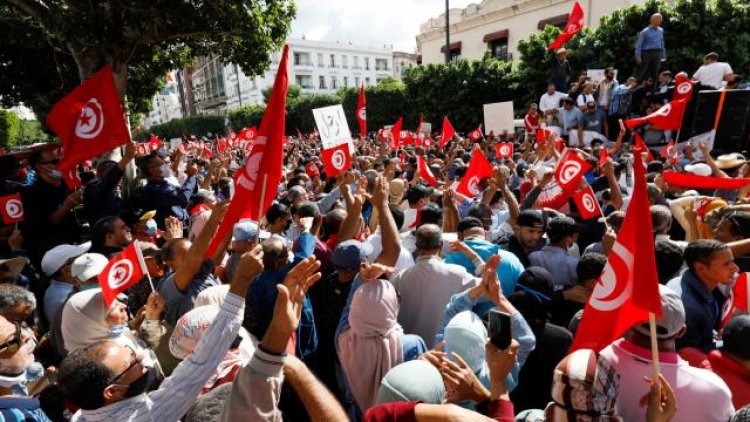 Tunus’ta Cumhurbaşkanı Said'in 'olağanüstü yetki kararları' protesto edildi