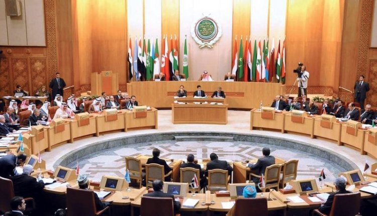 Arap Parlamentosu Macron'un Cezayir ile ilgili sözlerini kınadı