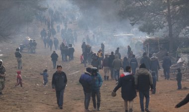 Belarus-Polonya sınırındaki kampta zor koşullarda göçmenlerin bekleyişi sürüyor
