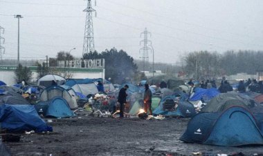 Fransa'nın kuzeyindeki 1500 düzensiz göçmenin olduğu kamp boşaltıldı