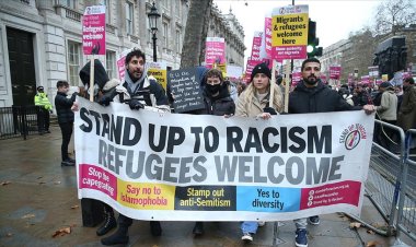 İngiliz hükümetinin göçmen politikası Londra'da protesto edildi