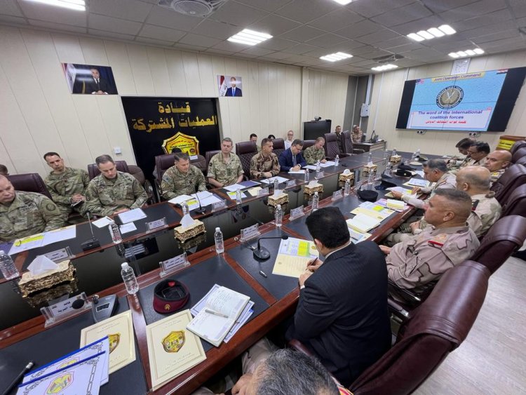 Iraklı yetkililer, ABD ve koalisyon güçlerinin komutanlarıyla geri çekilmeyi görüştü
