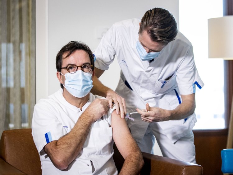 Belçika'da aşı yaptırmayan sağlık personelinin işine son verilecek