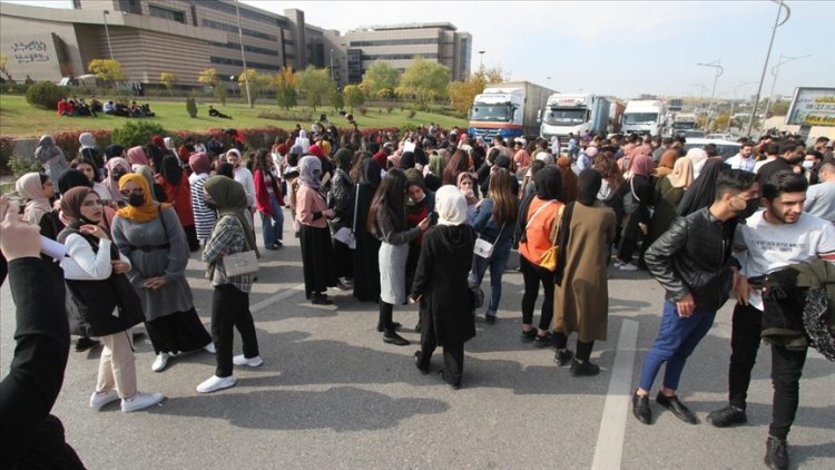 Süleymaniye'de güvenlik güçleri üniversite öğrencilerinin gösterisine müdahale etti