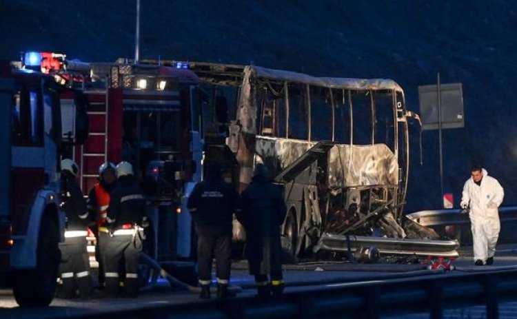 Bulgaristan'da feci kaza: En az 46 kişi yanarak öldü