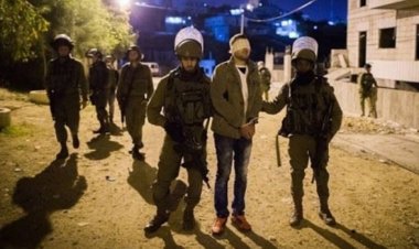 İşgalci İsrail askerleri Batı Şeria'da 24 Filistinliyi gözaltına aldı