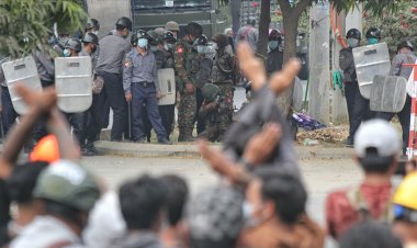Myanmar ordusunun hava saldırıları nedeniyle yüzlerce kişi Tayland’a kaçtı
