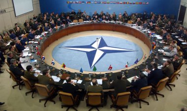 NATO'dan Rusya'ya bir kez daha uyarı ve diyalog çağrısı